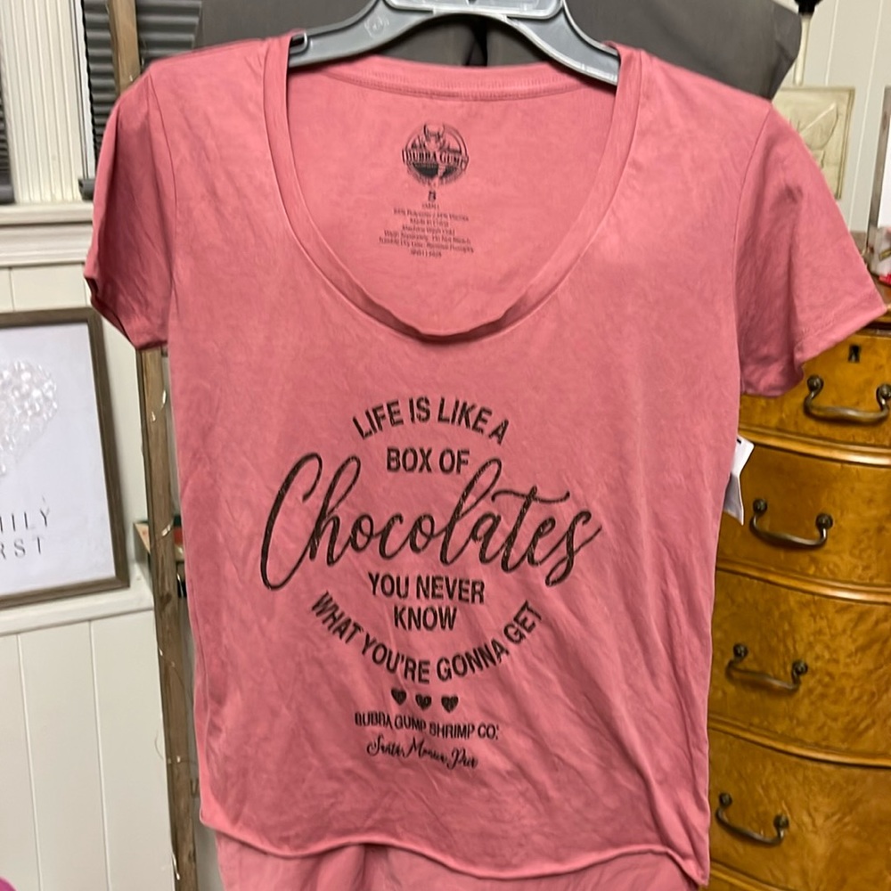 NWT Bubba Gump Women’s Size Small “Life is like….”